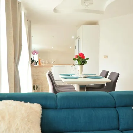Apartment Sea View *